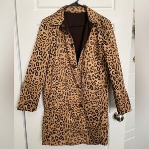 Jones, New York, reversible, leopard and brown trenchcoat women’s size small